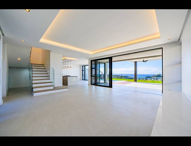 5 BEDROOM HOUSE FOR SALE IN ZULULAMI LUXURY COASTAL ESTATE